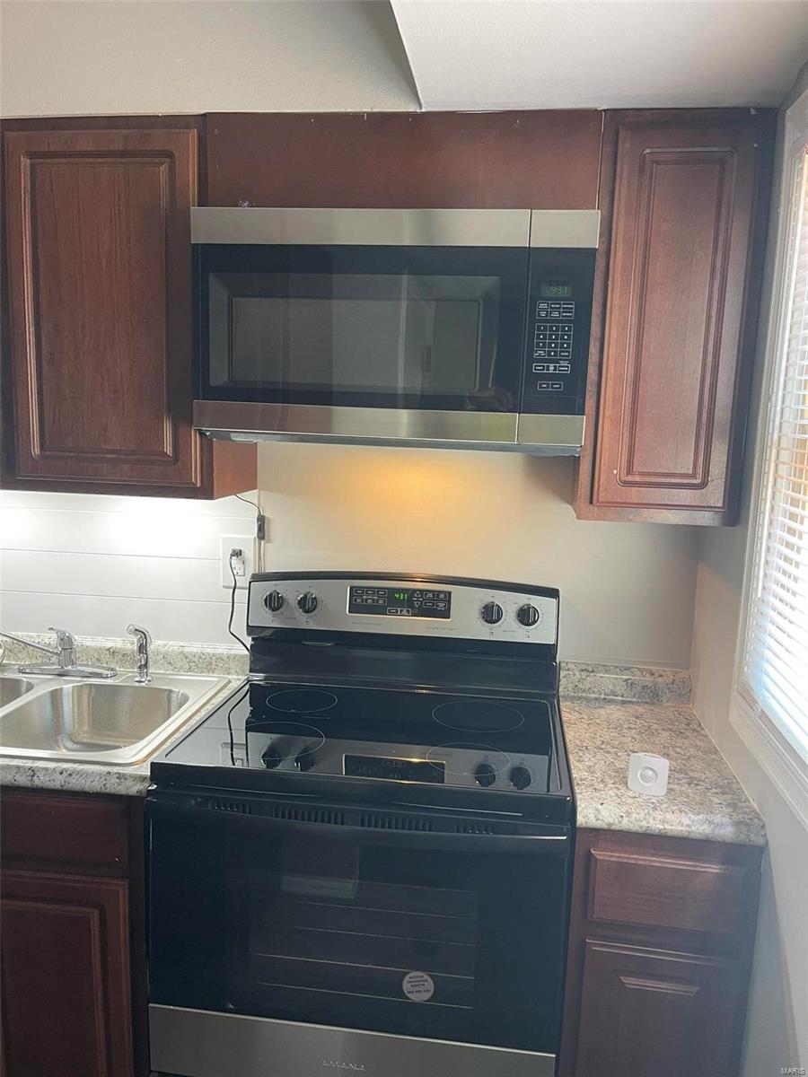 257 Cameron Road St. Louis, MO 63137 - Photo 12 of 30