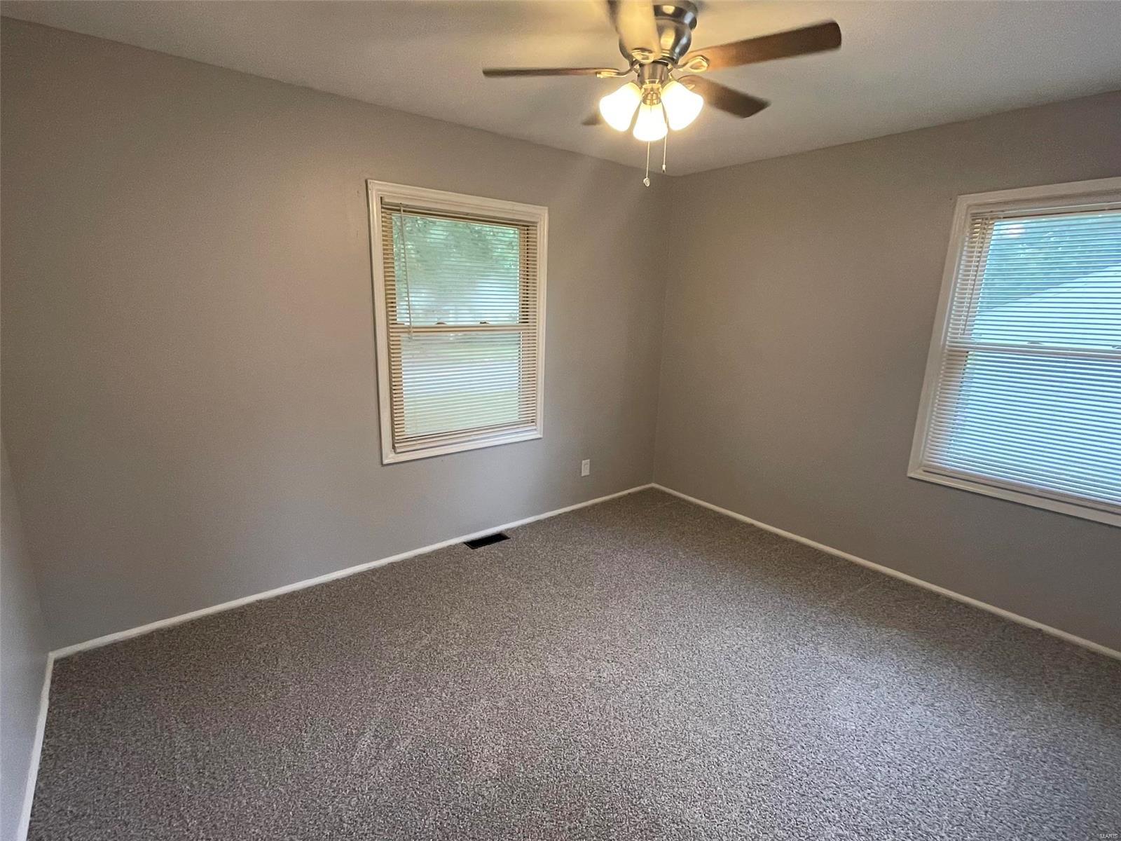 257 Cameron Road St. Louis, MO 63137 - Photo 21 of 30
