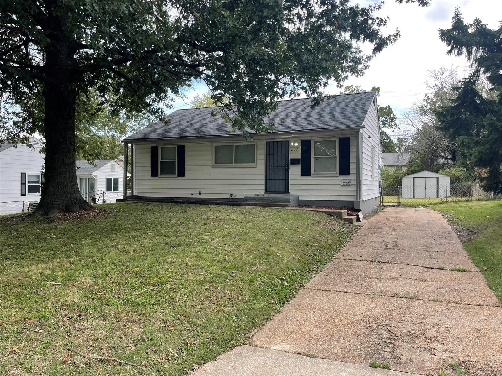 257 Cameron Road St. Louis, MO 63137 - Photo 4 of 30