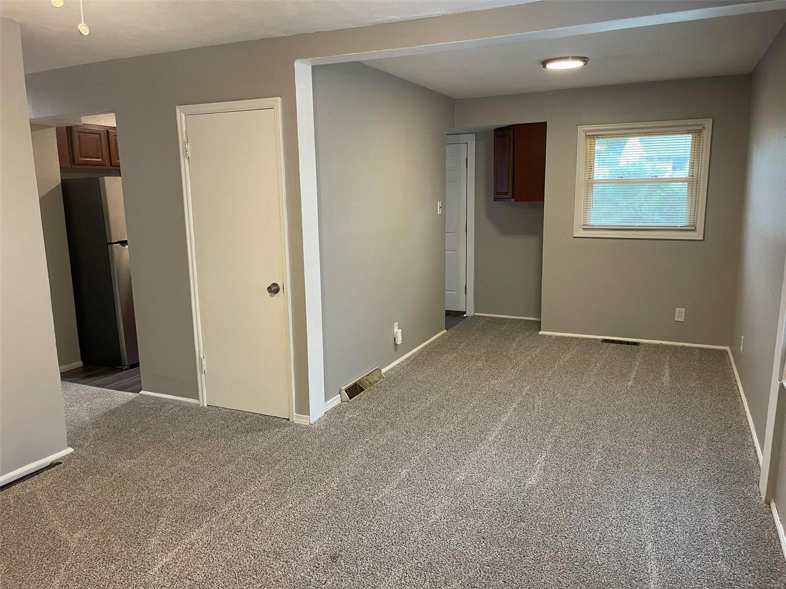 257 Cameron Road St. Louis, MO 63137 - Photo 5 of 30