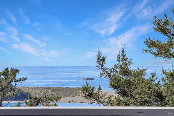 $1,182,000 | 10777 Rock Point Drive, Jenner, CA 95450