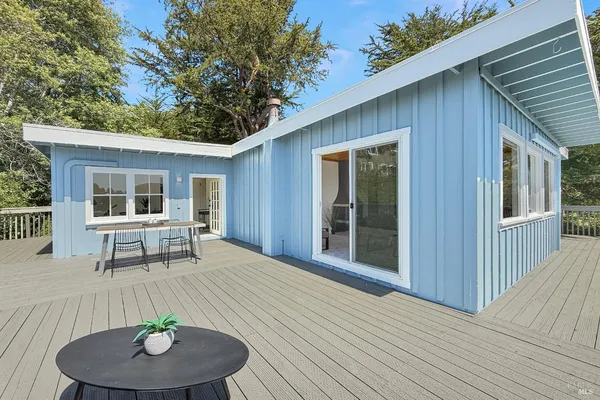 $1,182,000 | 10777 Rock Point Drive, Jenner, CA 95450