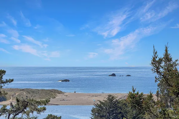 $1,182,000 | 10777 Rock Point Drive, Jenner, CA 95450