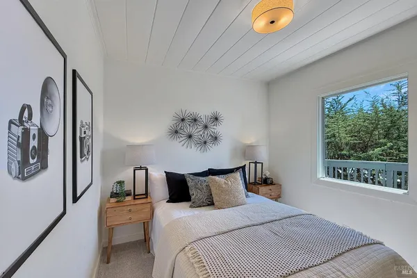 $1,182,000 | 10777 Rock Point Drive, Jenner, CA 95450