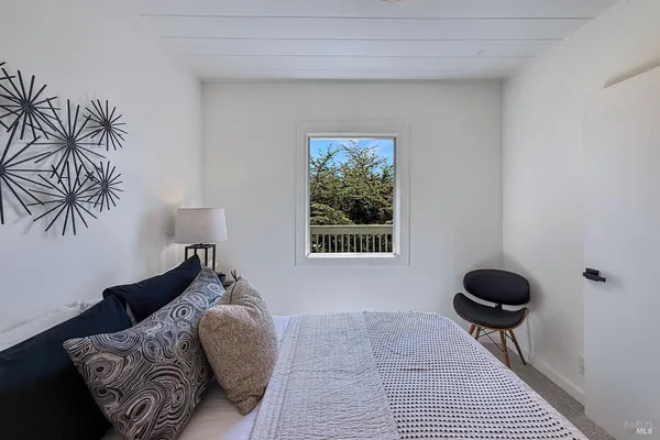 $1,182,000 | 10777 Rock Point Drive, Jenner, CA 95450