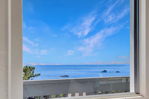 $1,182,000 | 10777 Rock Point Drive, Jenner, CA 95450