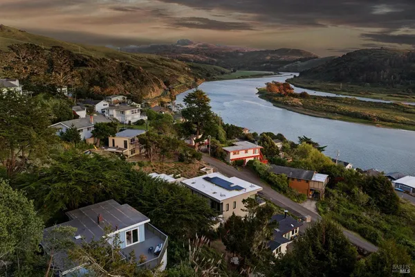 $1,182,000 | 10777 Rock Point Drive, Jenner, CA 95450