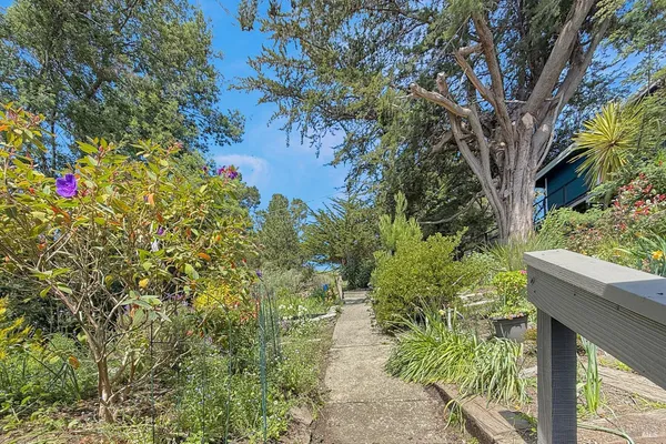 $1,182,000 | 10777 Rock Point Drive, Jenner, CA 95450