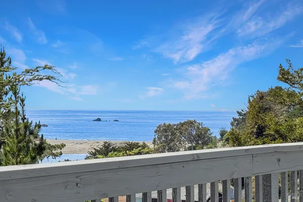$1,182,000 | 10777 Rock Point Drive, Jenner, CA 95450