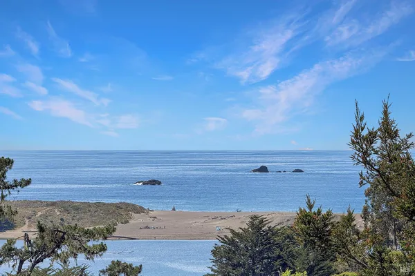 $1,182,000 | 10777 Rock Point Drive, Jenner, CA 95450