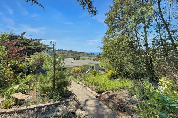 $1,182,000 | 10777 Rock Point Drive, Jenner, CA 95450