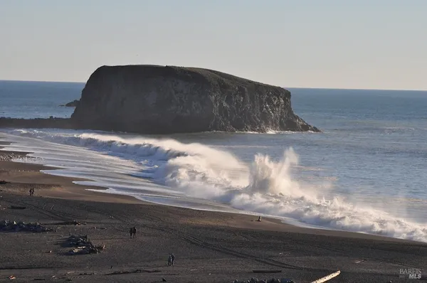 $1,182,000 | 10777 Rock Point Drive, Jenner, CA 95450