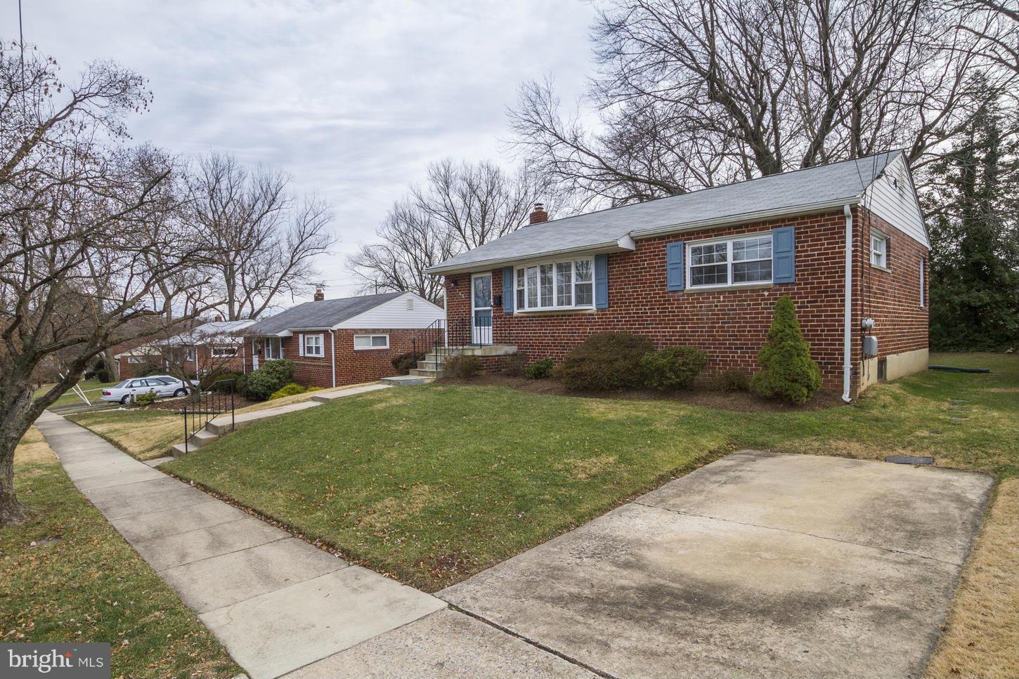 703 Robert Road Rockville, MD 20850 - Photo 3 of 30 DRIVEWAY FOR OFF STREET PARKING