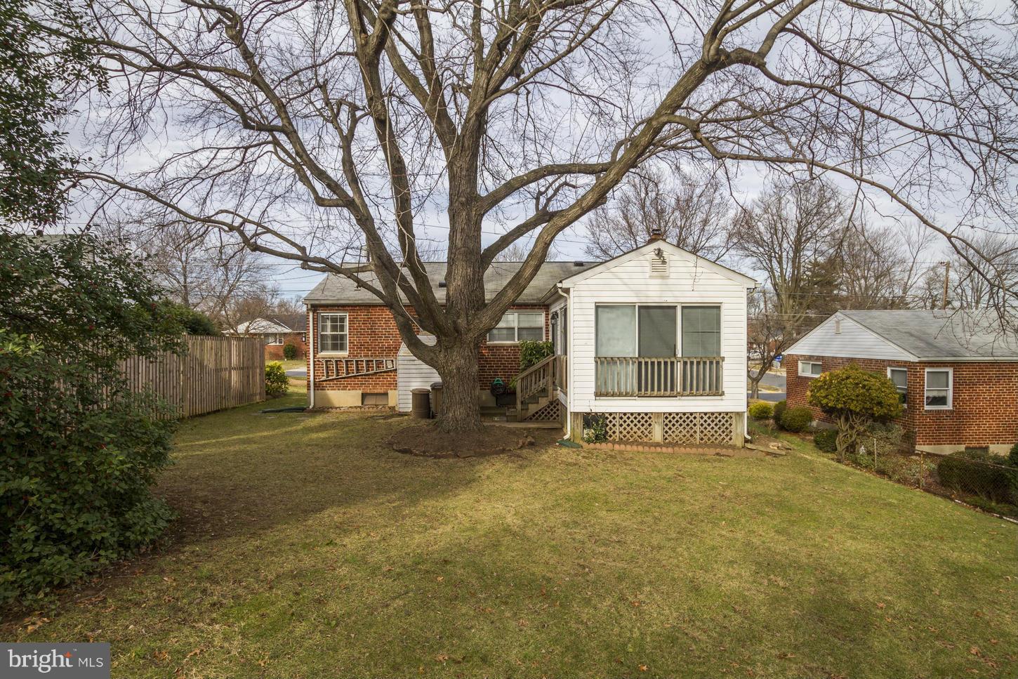 703 Robert Road Rockville, MD 20850 - Photo 25 of 30 Exterior (Rear)