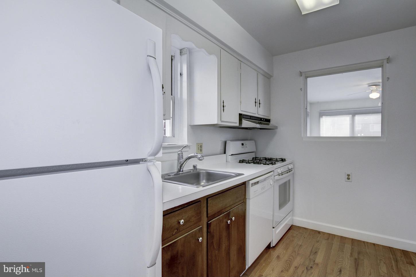 703 Robert Road Rockville, MD 20850 - Photo 6 of 30 Kitchen