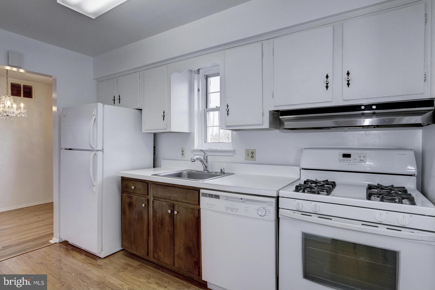 703 Robert Road Rockville, MD 20850 - Photo 7 of 30 Kitchen
