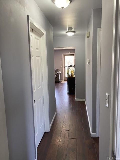 24242 Old Kent Road North Warren, MI 48091 - Photo 9 of 17
