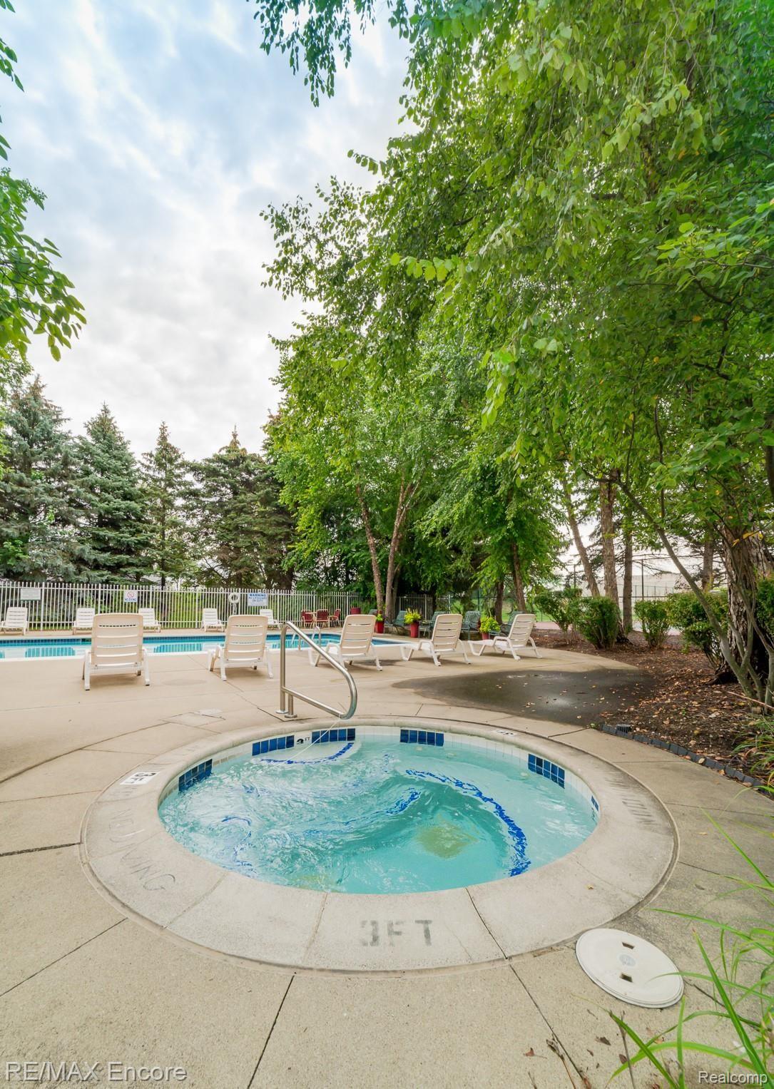1510 Porter Circle Rochester, MI 48307 - Photo 26 of 28 1510 Porter Circle-28.jpg