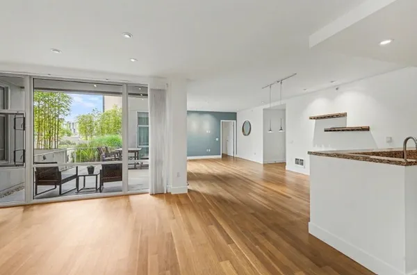 $7,595 | 235 Berry Street, Unit 316, San Francisco, CA 94158
