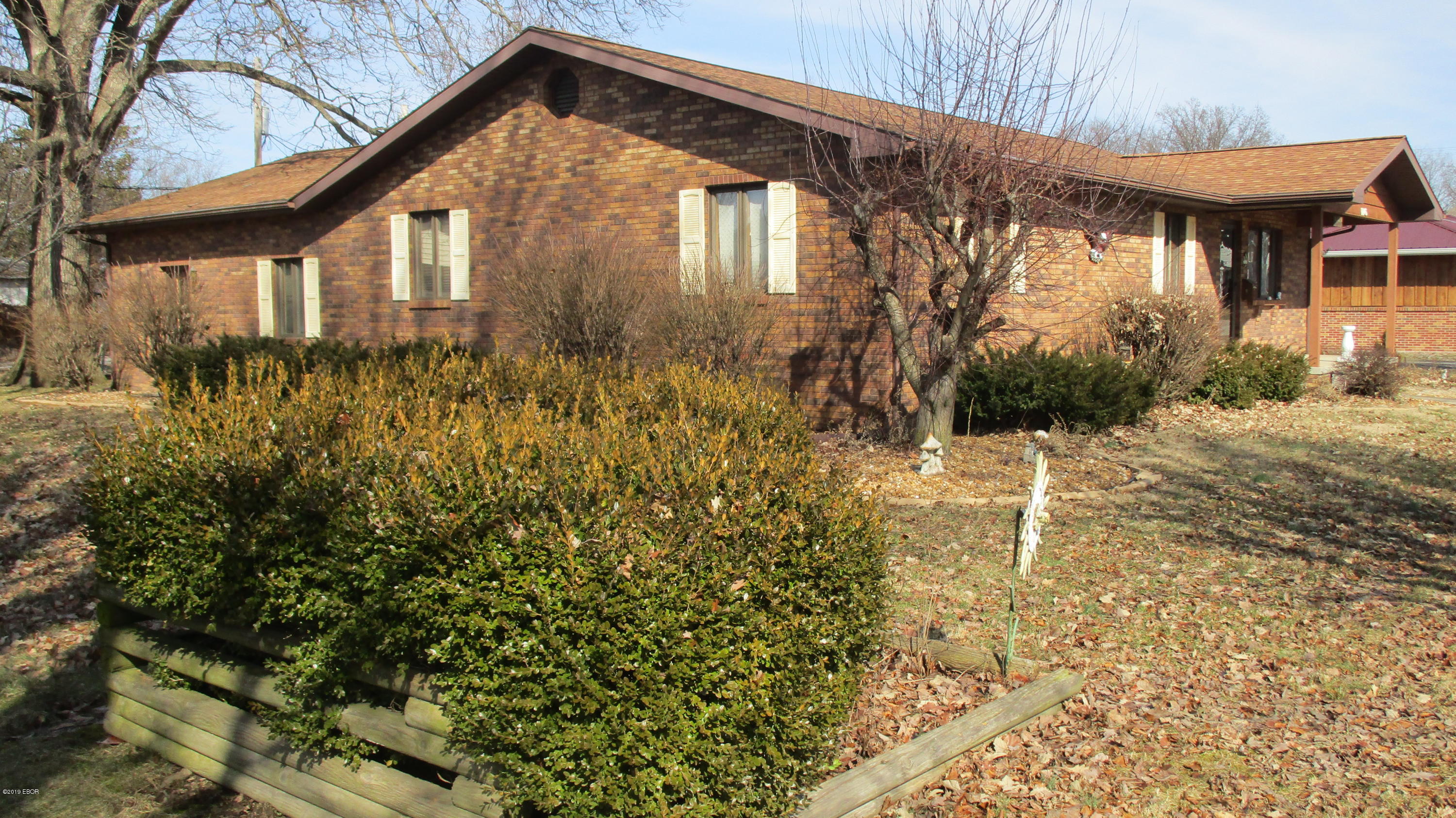 116 West 5th Street Flora, IL 62839 - Photo 2 of 50 Gallery Image 2