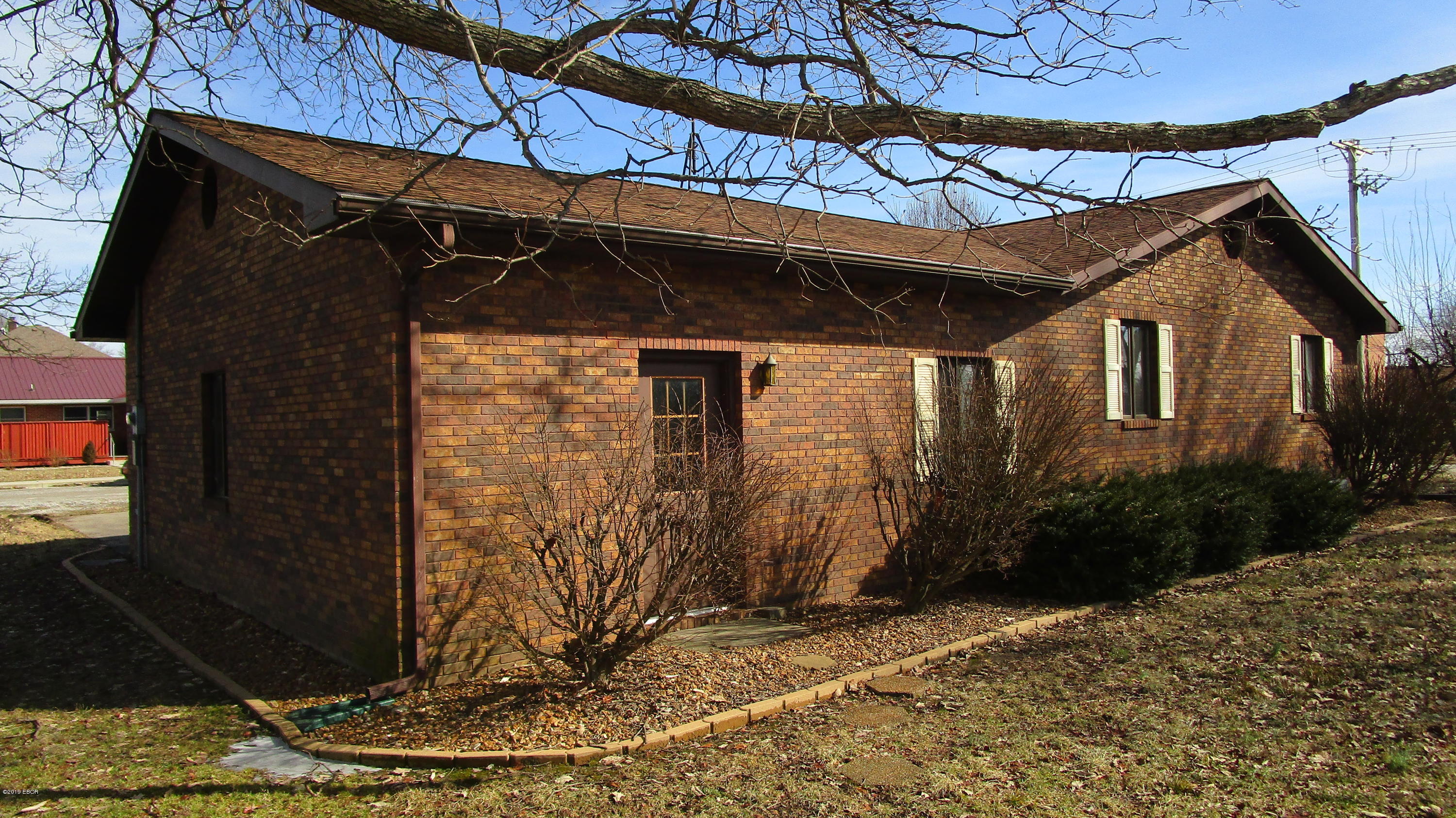 116 West 5th Street Flora, IL 62839 - Photo 5 of 50 Gallery Image 5