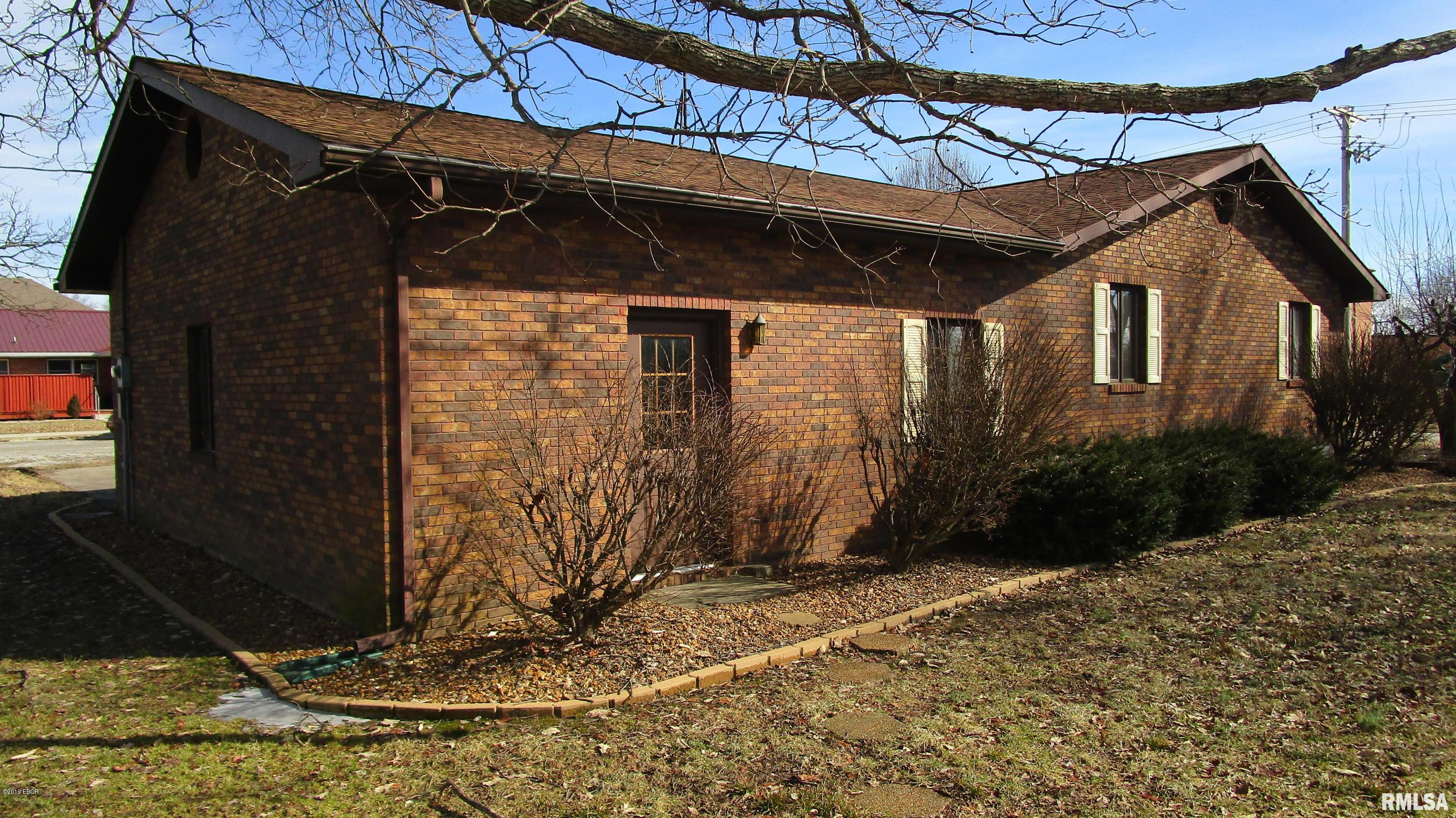 116 West 5th Street Flora, IL 62839 - Photo 6 of 50 Gallery Image 6
