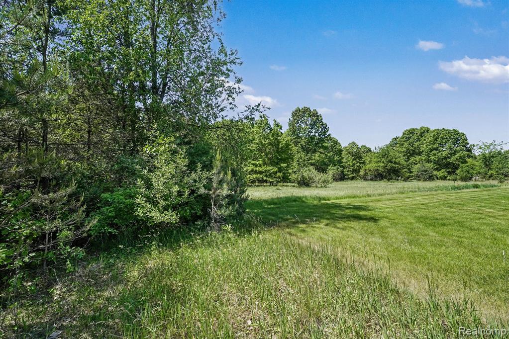 1948 Mayfield Road Lapeer, MI 48446 - Photo 11 of 13