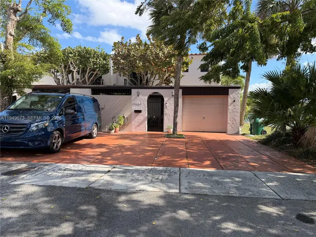 $3,500 | 7216 Jacaranda Lane, Miami Lakes, FL 33014