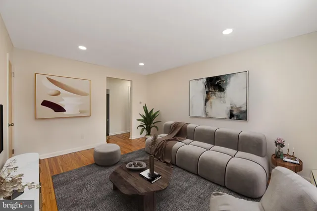 $1,950 | 11 South Black Horse Pike, Unit 3B, Haddon Heights, NJ 08035