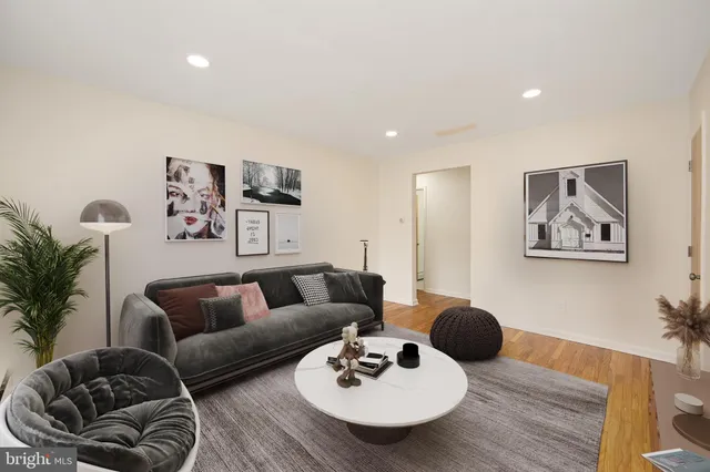 $1,950 | 11 South Black Horse Pike, Unit 3B, Haddon Heights, NJ 08035