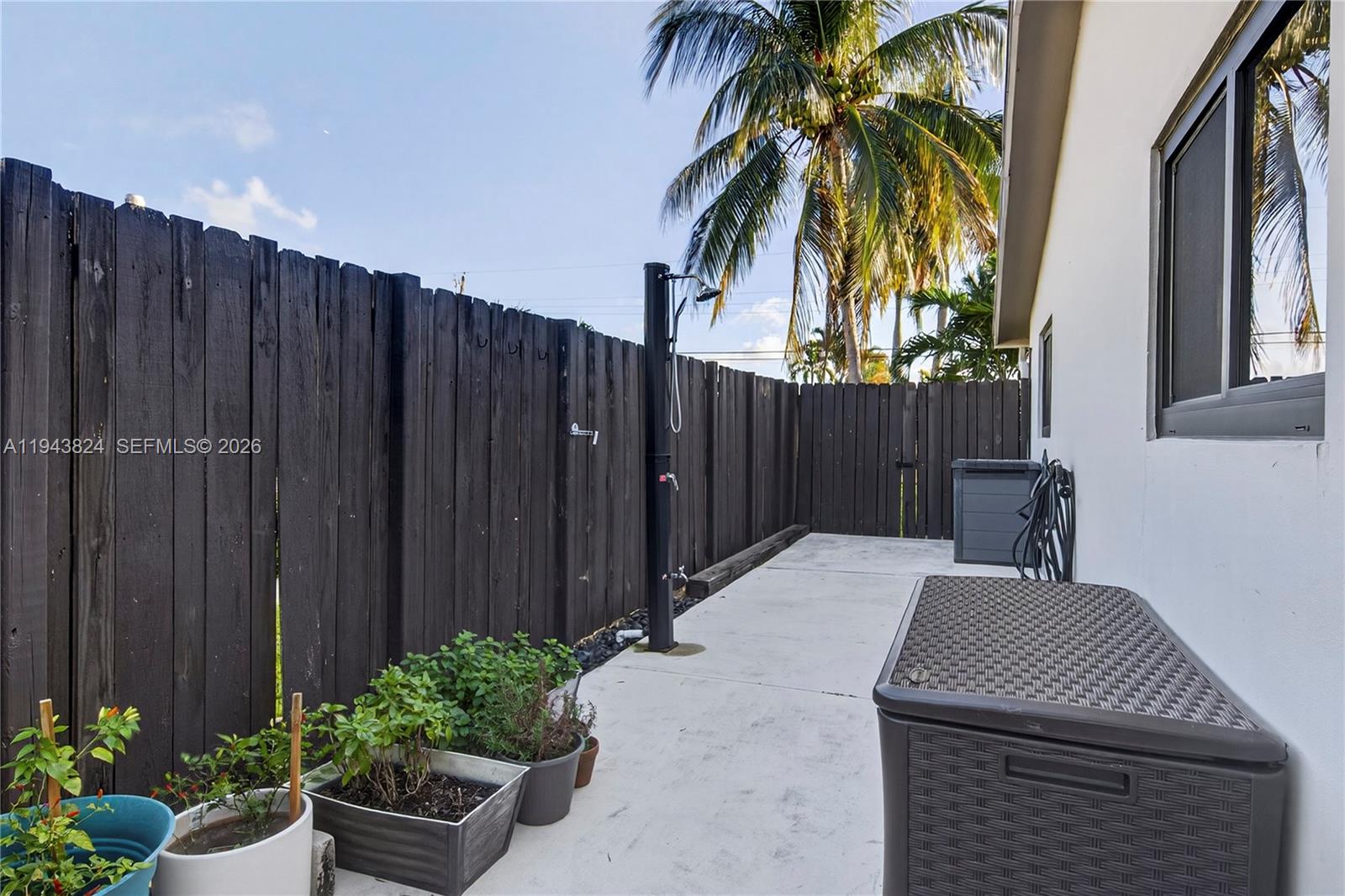 371 Southeast 3rd Street Pompano Beach, FL 33060 - Photo 28 of 87 a outdoor space with sitting space