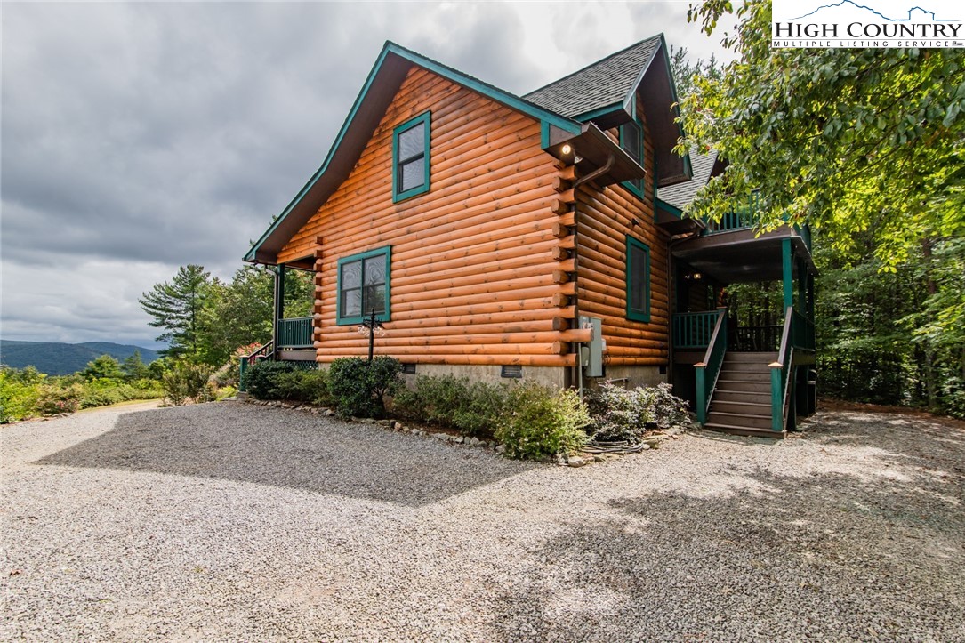 868 Staghorn Road Purlear, NC 28665 - Photo 3 of 50