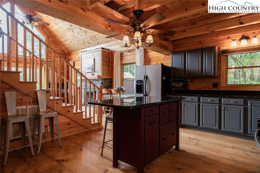 868 Staghorn Road Purlear, NC 28665 - Photo 8 of 50