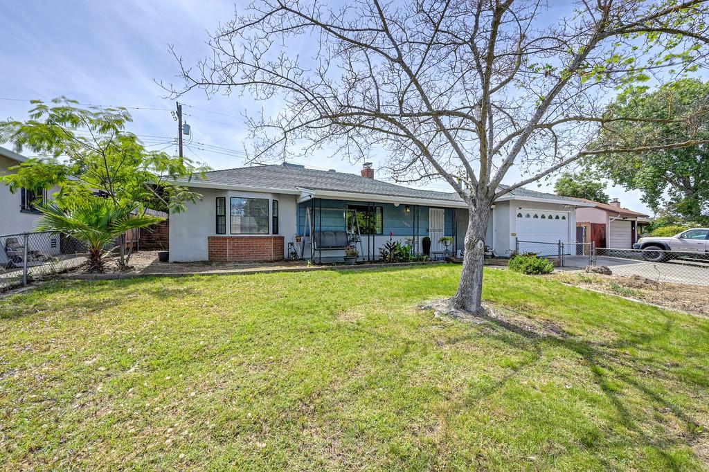 6409 Larry Way North Highlands, CA 95660 - Photo 2 of 21