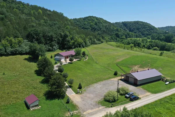 $669,900 | 2839 Blair Road, New Albin, IA 52160