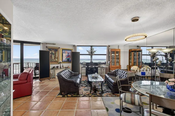 $650,000 | 5420 North Ocean Drive, Unit 1201, Singer Island, FL 33404