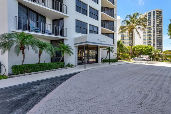 $650,000 | 5420 North Ocean Drive, Unit 1201, Singer Island, FL 33404