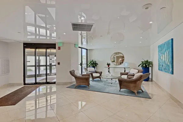 $650,000 | 5420 North Ocean Drive, Unit 1201, Singer Island, FL 33404