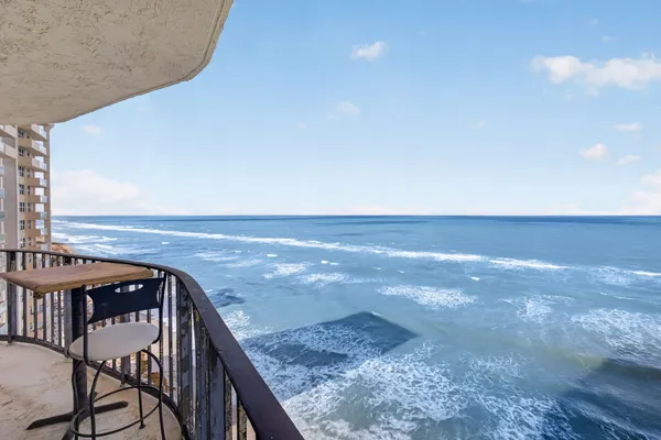 $650,000 | 5420 North Ocean Drive, Unit 1201, Singer Island, FL 33404