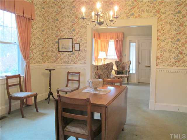 1814 Arlington Street Raleigh, NC 27608 - Photo 8 of 20 Dining Room