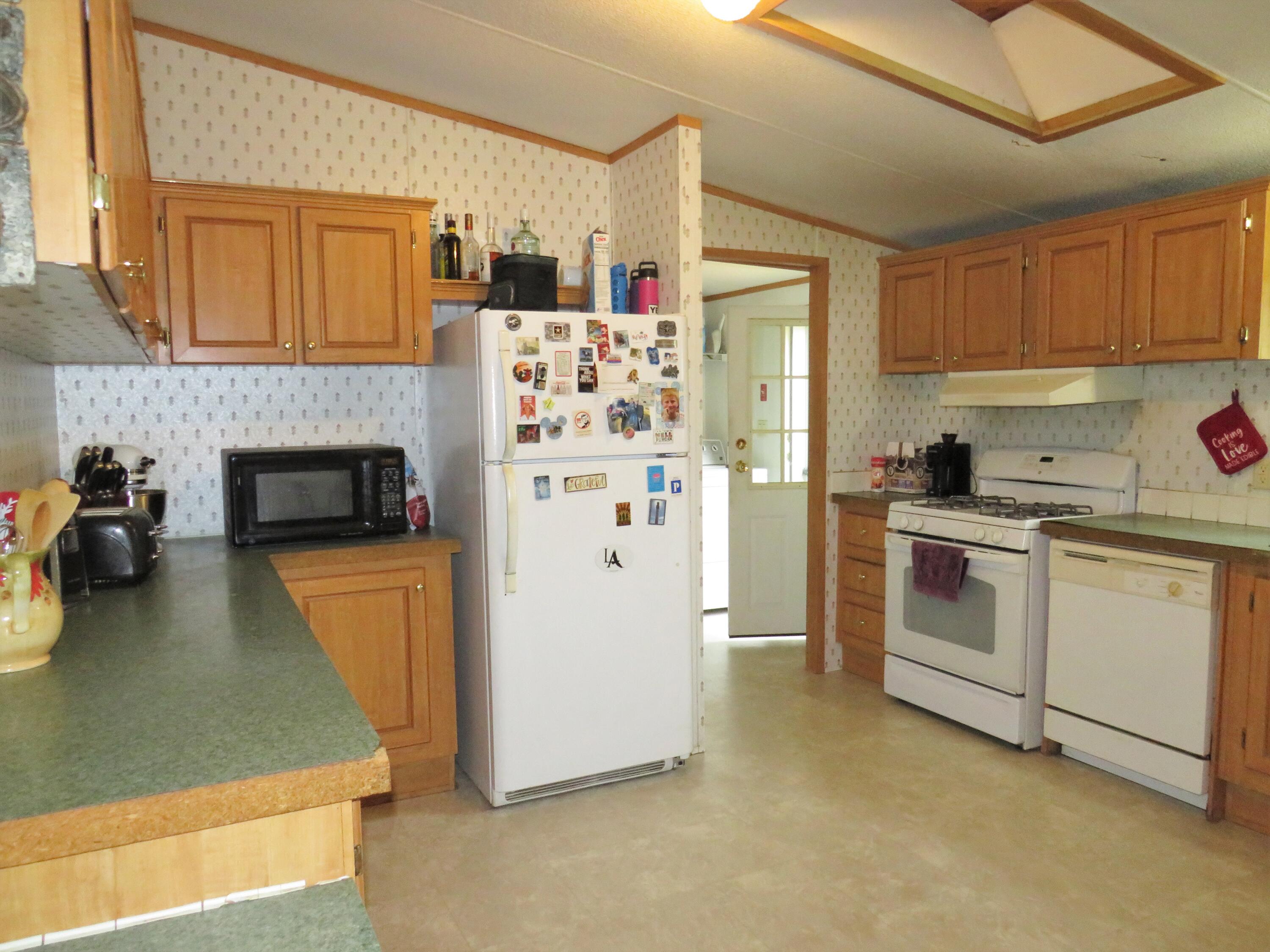 33 Nobleboro Road Bremen, ME 04551 - Photo 6 of 25 IMG_4257