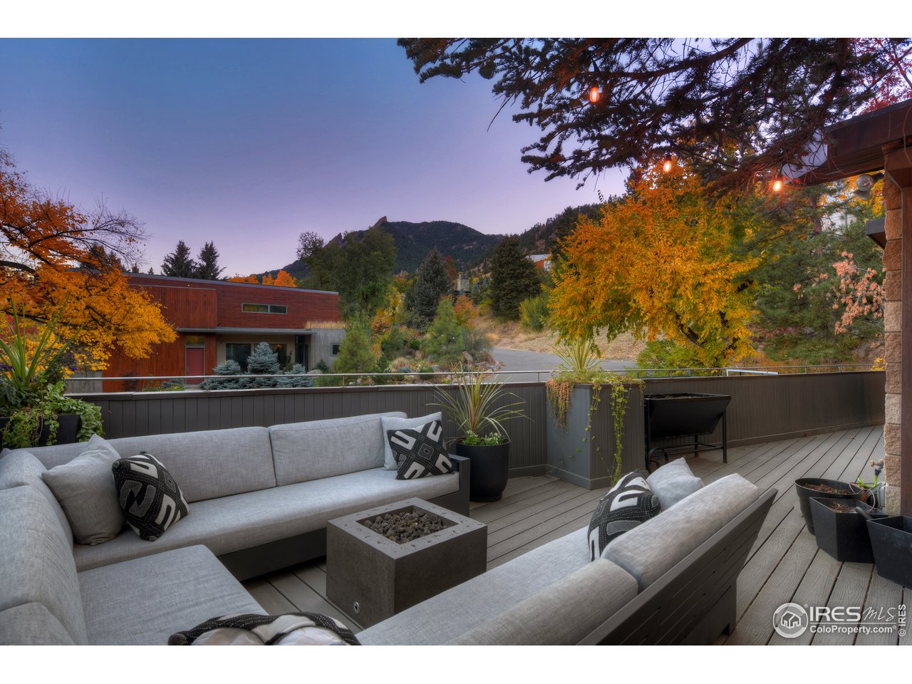 505 Geneva Avenue Boulder, CO 80302 - Photo 14 of 40 a view of a couches in a patio
