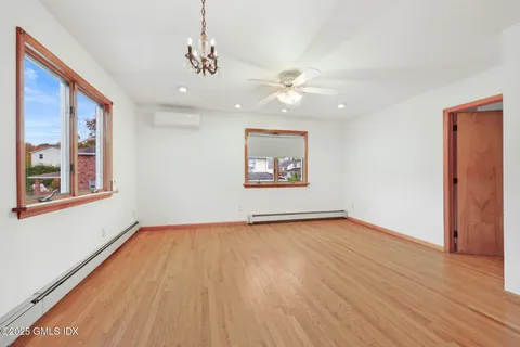 $999,000 | 40 Moshier Street, Greenwich, CT 06831