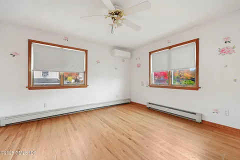 $999,000 | 40 Moshier Street, Greenwich, CT 06831