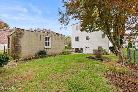 $999,000 | 40 Moshier Street, Greenwich, CT 06831