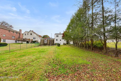 $999,000 | 40 Moshier Street, Greenwich, CT 06831