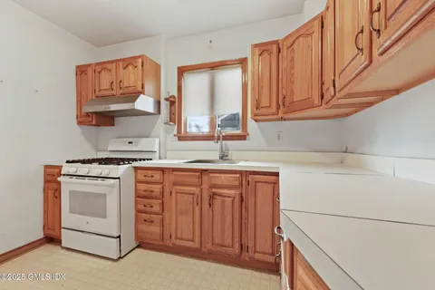 $999,000 | 40 Moshier Street, Greenwich, CT 06831