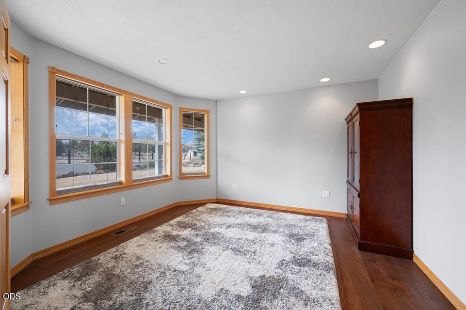 24585 Dodds Road Bend, OR 97701 - Photo 46 of 114
