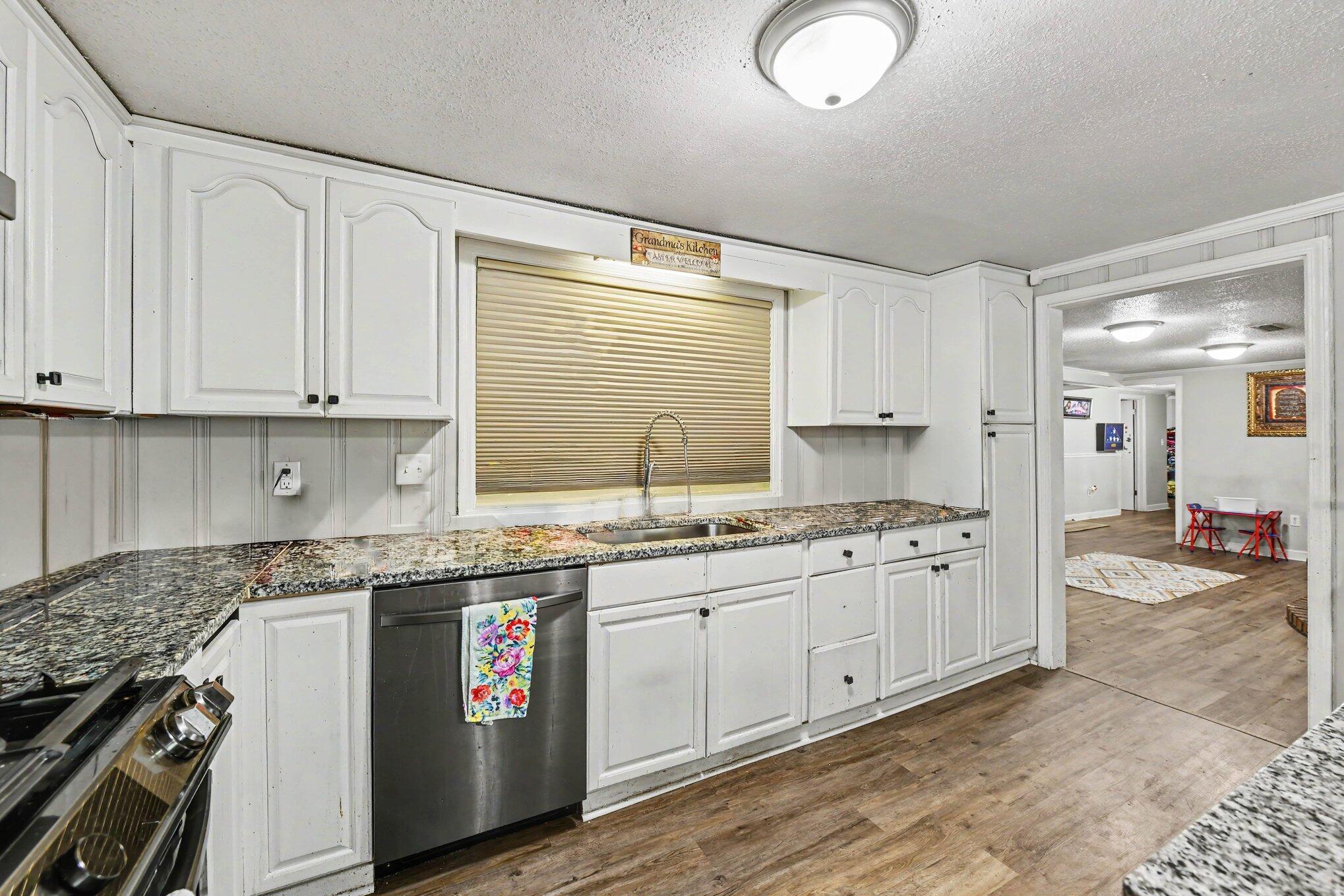 9708 Jamison Road Ladson, SC 29456 - Photo 10 of 35 014_file_4644
