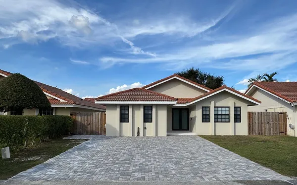 $3,700 | 8455 Northwest 190th Terrace, Hialeah, FL 33015
